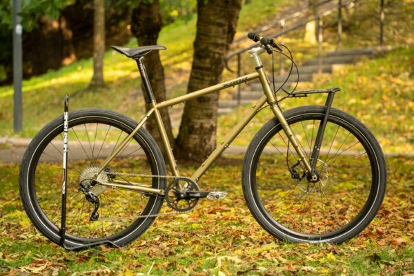 Gravel / Hybrid Sutra LTD 2023 Custom Flat Bar (Shimano XT/SLX) stå 56 – Rek.Pris: 26000:- – NU: 18500:-